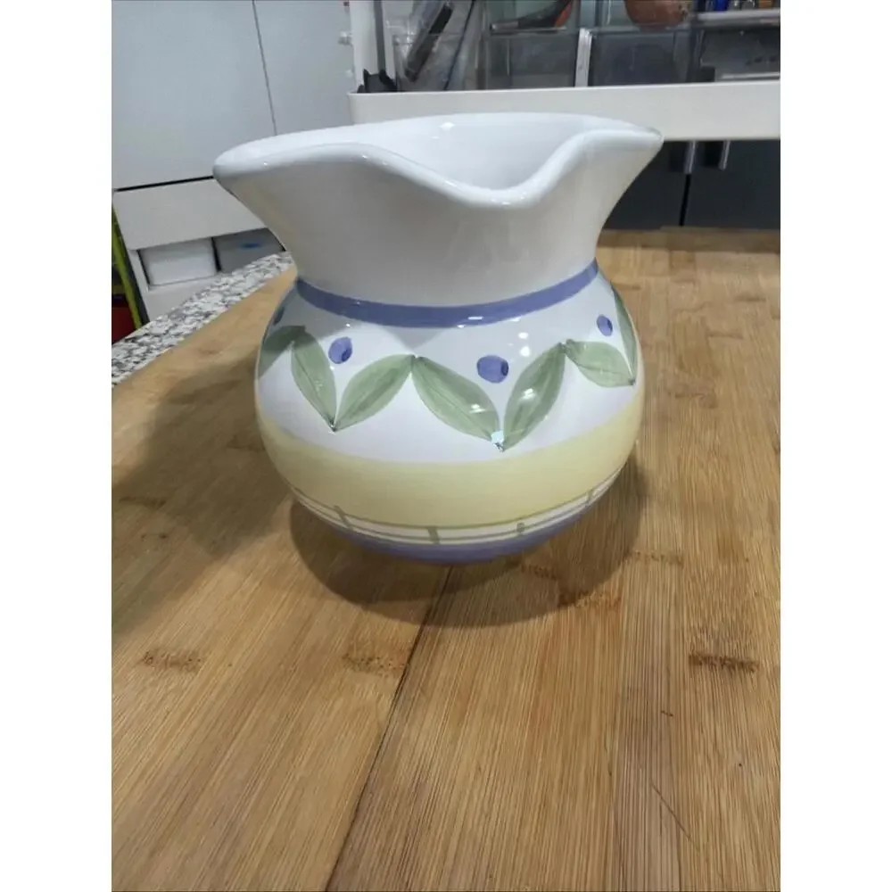 VTG Williams Sonoma Marisol 32 Oz Pitcher 5 3/4” Tall *